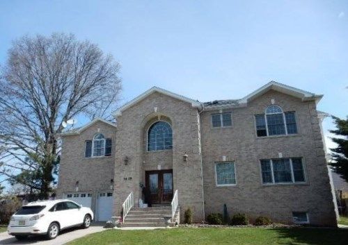 14-19 Mandon Pl, Fair Lawn, NJ 07410