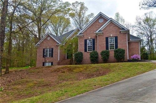 201 Clover Mill Dr, Jefferson, GA 30549