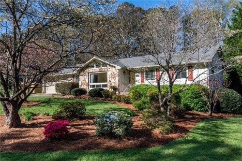 3061 Mountain Trace NE, Roswell, GA 30075