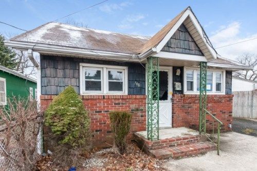 748 Hilltop Ave, South Amboy, NJ 08879
