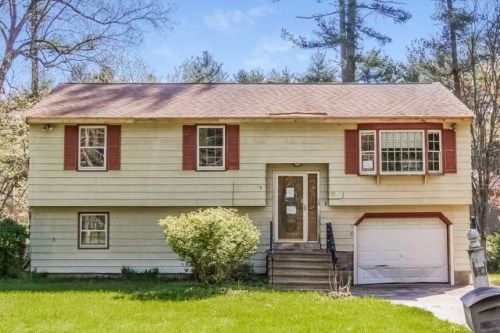 15 Algonquin Rd, Pepperell, MA 01463