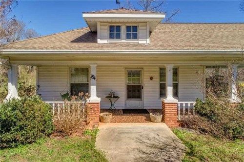 184 New Town St, Tate, GA 30177