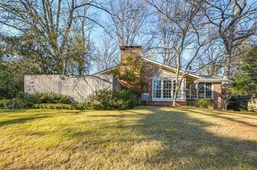 570 Valley Ln, Atlanta, GA 30328