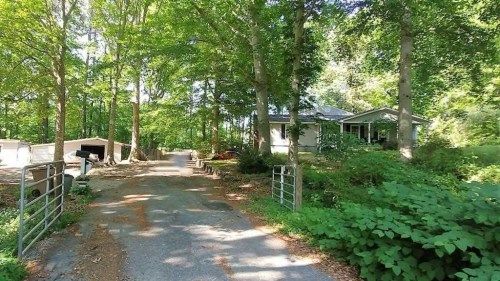 5094 Cherry St, Acworth, GA 30101