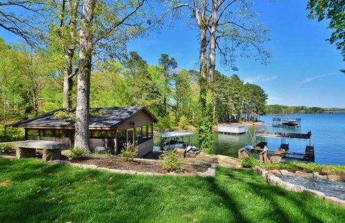 2516 Club Dr, Gainesville, GA 30506