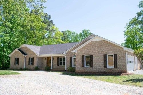 8820 Browns Bridge Rd, Gainesville, GA 30506