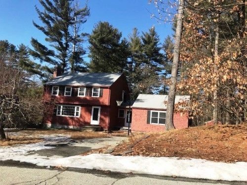 37 Maplewood Dr, Townsend, MA 01469