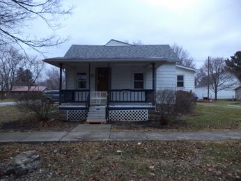 201 S East St, Lexington, IL 61753