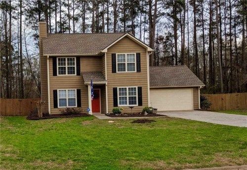 15 Maddox Rd SE, Acworth, GA 30102