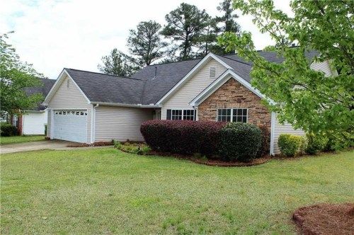 950 Harbins View Dr, Dacula, GA 30019