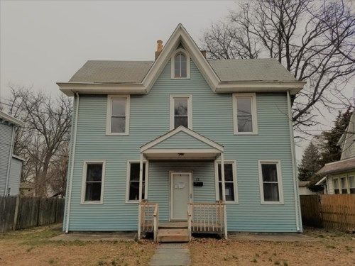 37 Church St, Beverly, NJ 08010