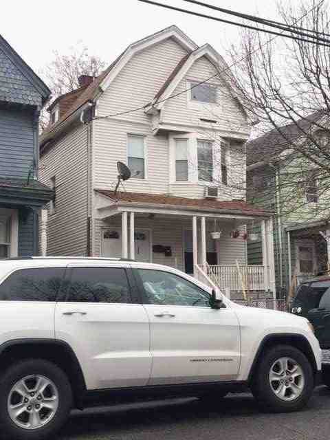 352 Cleveland St, Orange, NJ 07050