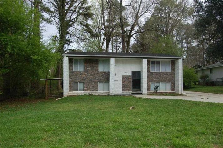 1013 Vinton Woods Dr, Forest Park, GA 30297