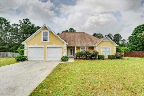 675 Tribble Gates Ct, Loganville, GA 30052