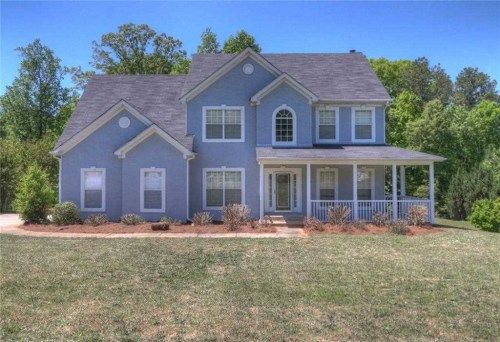 135 Woodland Hills Dr, Fairburn, GA 30213