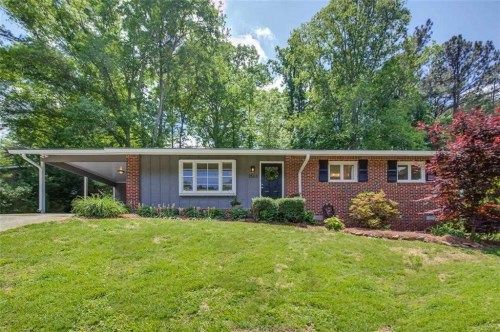 2563 Laurel Ridge Dr, Decatur, GA 30033