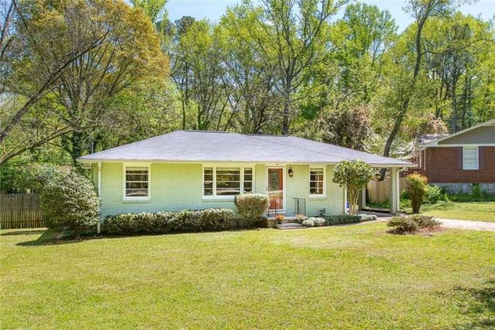 2483 Woodridge Dr, Decatur, GA 30033