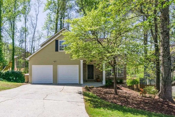 2818 Cobb Place Manor Ct, Marietta, GA 30066