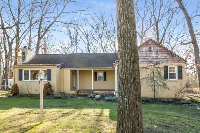 105 Mt Laurel Rd, Hainesport, NJ 08036