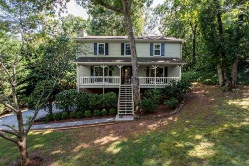 3272 Devaughn Dr NE, Marietta, GA 30066