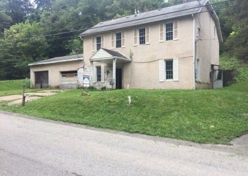 30 Mawhinney Rd, Cecil, PA 15321