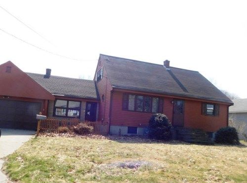 62 Hanley Rd, Somerset, MA 02725