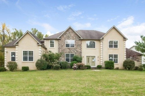 106 Willow Oaks Ln, Mullica Hill, NJ 08062