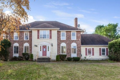 8 Eagle Dr, Norfolk, MA 02056