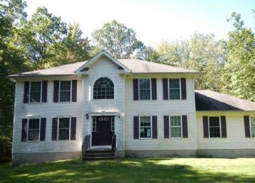 195 Devils Hole Rd, Cresco, PA 18326