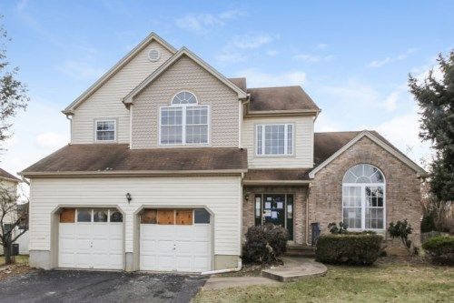63 Buckley Hill Dr, Phillipsburg, NJ 08865