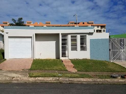 3 A St Alturas De C, Bayamon, PR 00957
