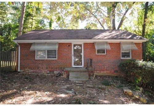 4728 Bartlett Rd, Forest Park, GA 30297