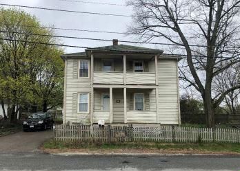 30 Newbury Ave, Woonsocket, RI 02895