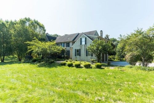821 Forest Ln, Malvern, PA 19355