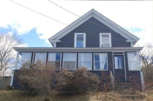 32 Ridge Ave, Claremont, NH 03743