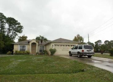 402 SE Wallace Ter, Port Saint Lucie, FL 34983