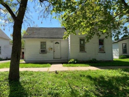 627 3RD ST, Perry, IA 50220