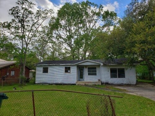 4019 Leroy St, Moss Point, MS 39563