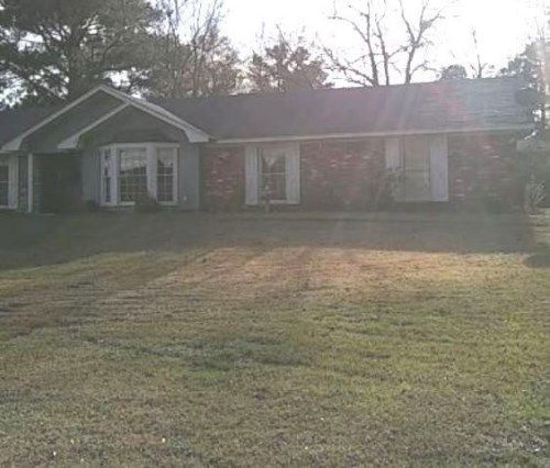 5207 Forest Hill Rd, Byram, MS 39272