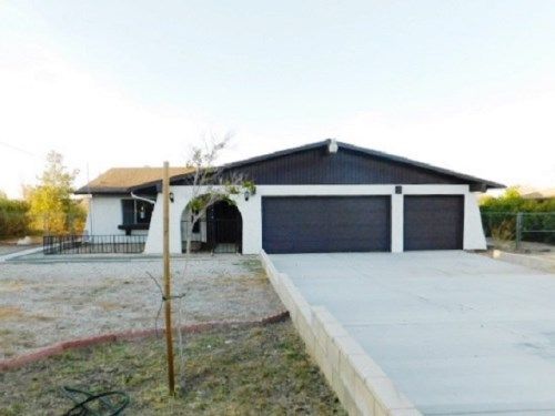 18328 Walnut St, Hesperia, CA 92345