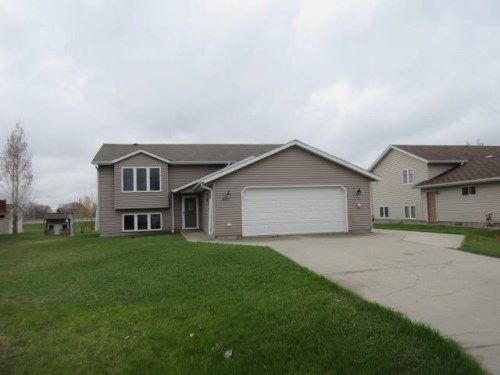 324 3rd St, Mapleton, ND 58059