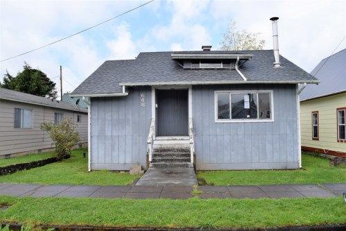 648 6th Street, Myrtle Point, OR 97458