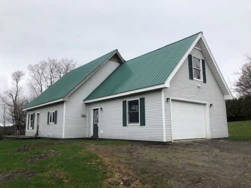 1540 W Hill Rd, Hardwick, VT 05843