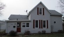 1005 S 7th St Pekin, IL 61554