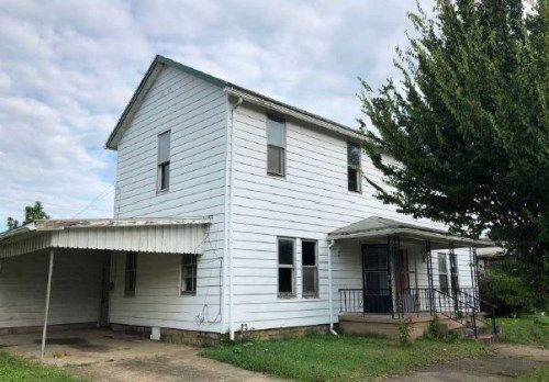 121 2nd St, Saint Marys, WV 26170