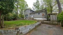 10 Woodland Rd Hopatcong, NJ 07843