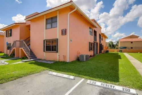 2740 W 63rd Pl Unit 12-25, Hialeah, FL 33016