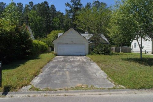 206 APACHE DR., Summerville, SC 29483