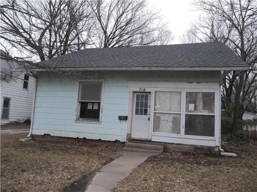 716 E Lincoln St, Iola, KS 66749