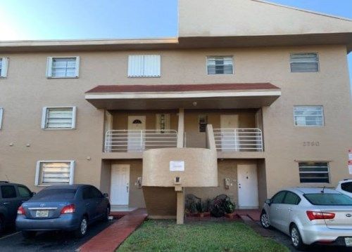 2790 W 60th St Unit 30, Hialeah, FL 33016